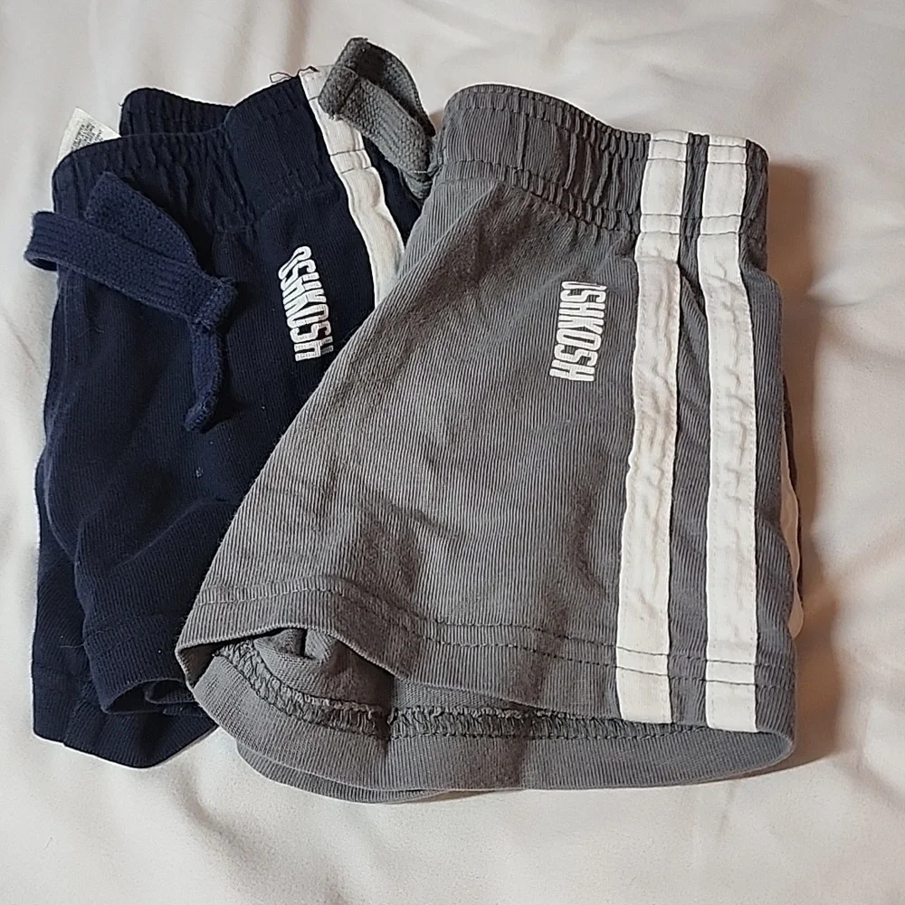Oshkosh 2 pair of shorts 9 months